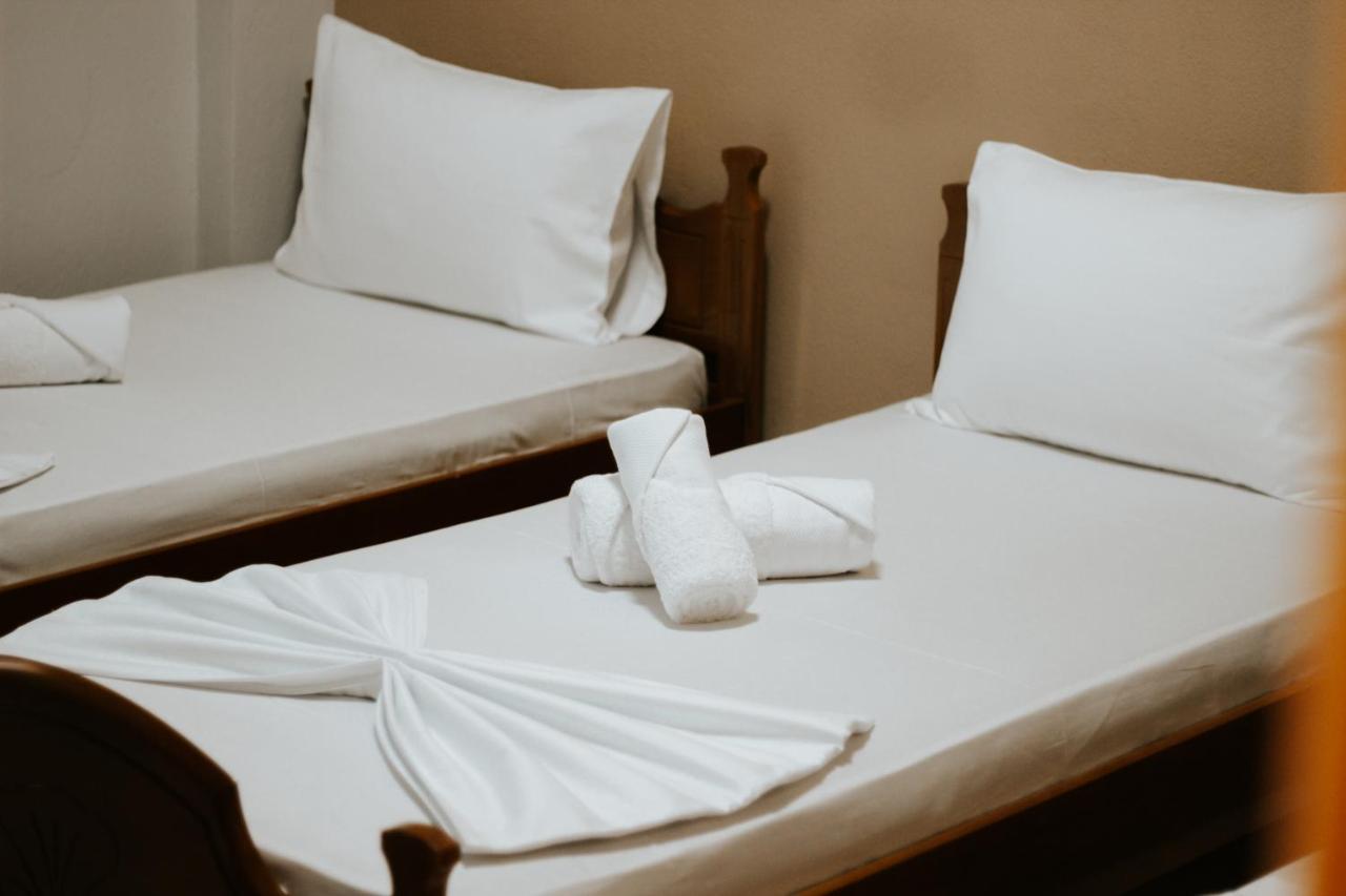 Hotel Lunxheria Gjirokastra Kültér fotó