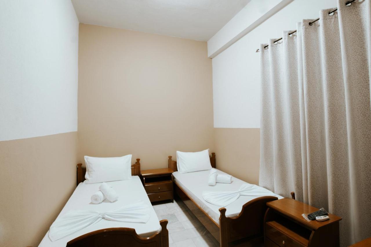 Hotel Lunxheria Gjirokastra Kültér fotó