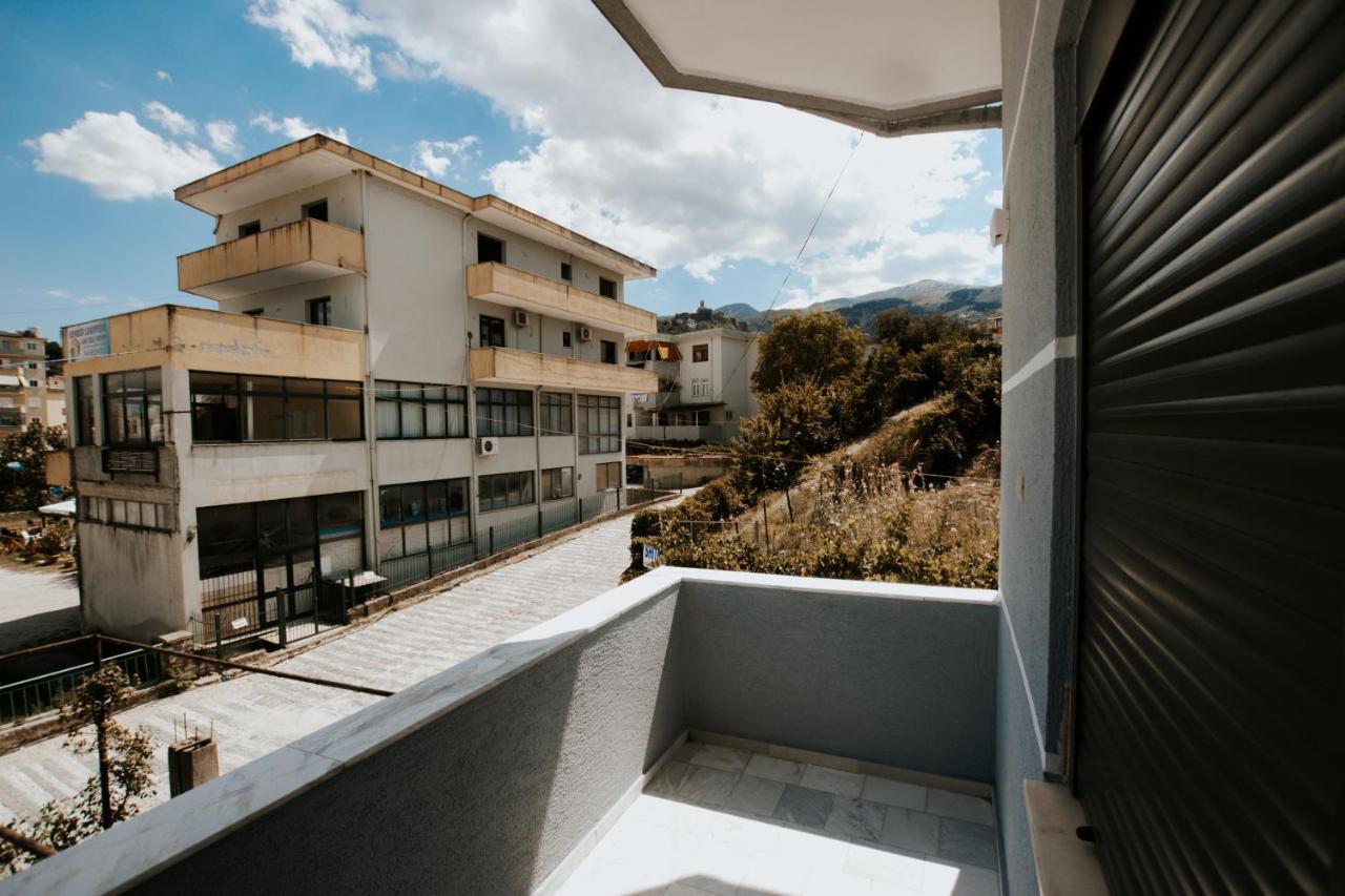 Hotel Lunxheria Gjirokastra Kültér fotó